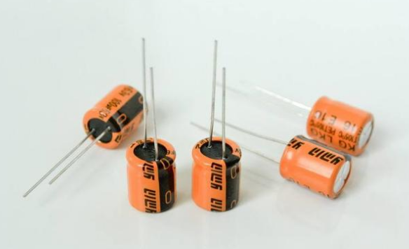 「NIPPON CHEMI-CON」電解電容極性接錯(cuò)會(huì)爆炸，如何避免？